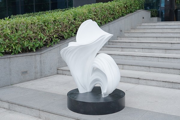 Custom Abstract White Stainless Steel Sculpture – Modern Art Installation for Outdoor & Indoor Spaces